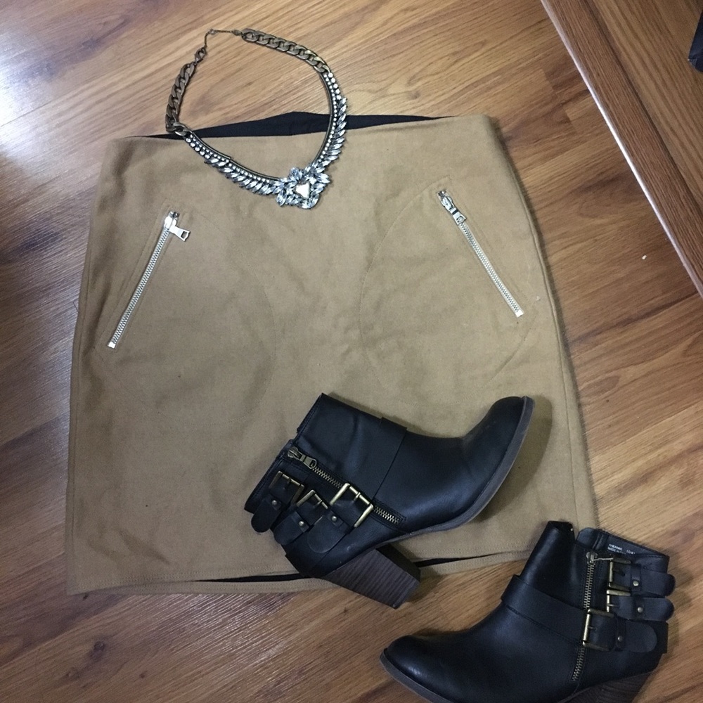 Chic Wool Mini (NEVER WORN)